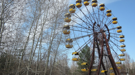 Verfallenes Riesenrad in Tschernobyl