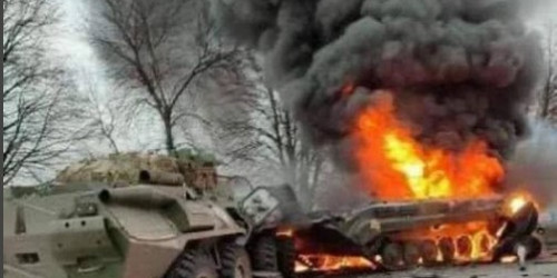 Brennende russische Panzer 1 - in der Ukraine am 24.02.2022